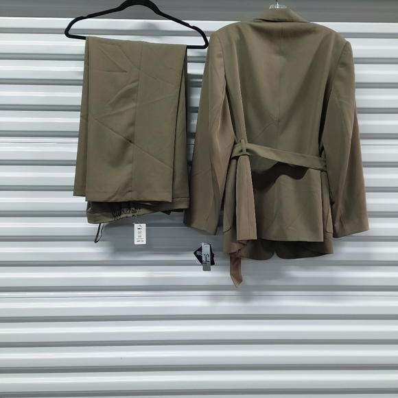 Emily Pant Suit Womens Size 14W Olive Green - Picture 3 of 8